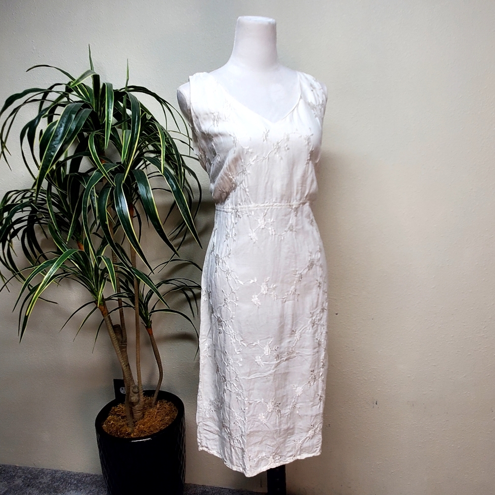 Johnny Was White Floral Embroidered Midi Dress 100% Linen Size Medium